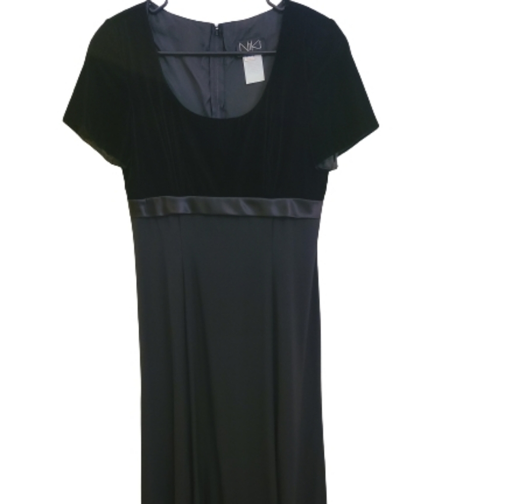 Niki by Niki Livas Formal Dress